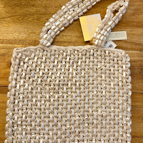 Viral Cream Knit Crochet/ Pearl Beaded Tote Bag NWT - Picture 4 of 12